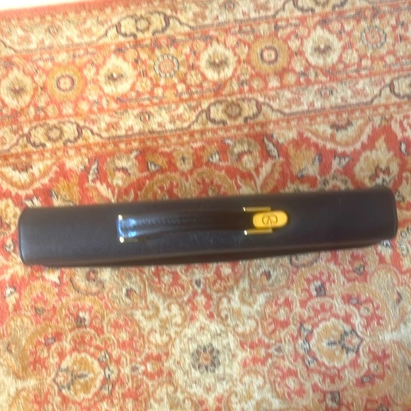 Valentino Black Leather unisex briefcase/laptop carrier. - Picture 6 of 8